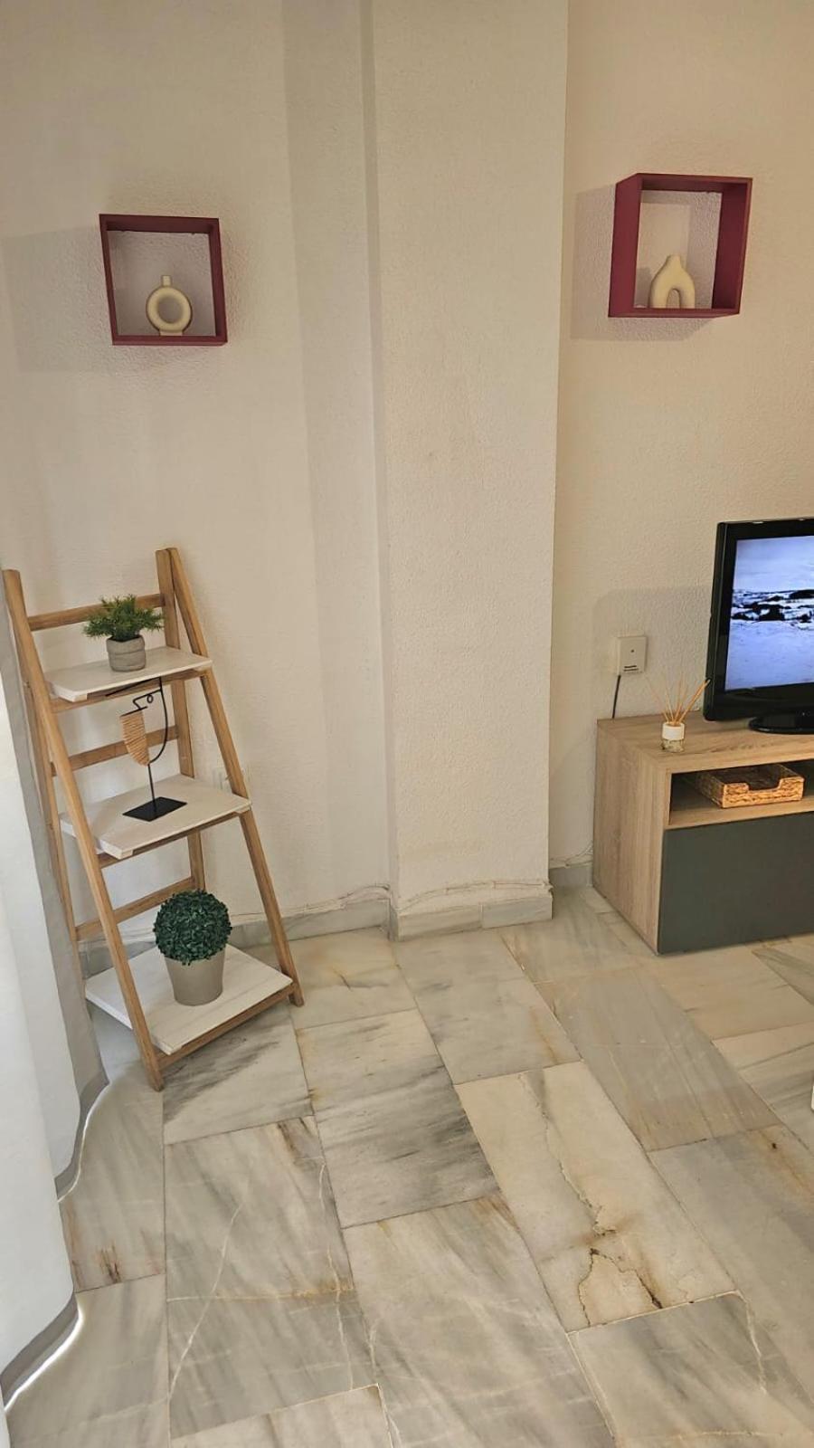 Ideal Holiday Apartment One Bedroom City Center Málaga Exterior foto